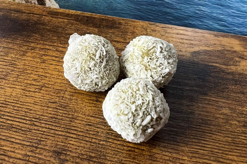 Easy Recipe: Matcha Energy Balls in 10 Minutes